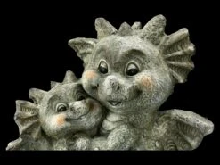 Gartenfigur - Drachen Knuddeln 13 Gartenfigur - Drachen Knuddeln -Figurenmodell Geschäft 2D FS21972 Gartenfigur Drachenknuddeln 2 1280x1280