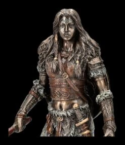 Wikingerin Figur - Brynhild Mit Zwei Äxten -Figurenmodell Geschäft 2D FS26083 Wikinger Figur Brynhild mit zwei xten 3 1280x1280