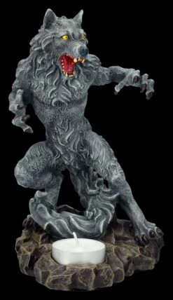 Werwolf Figur Steht Vor Teelicht