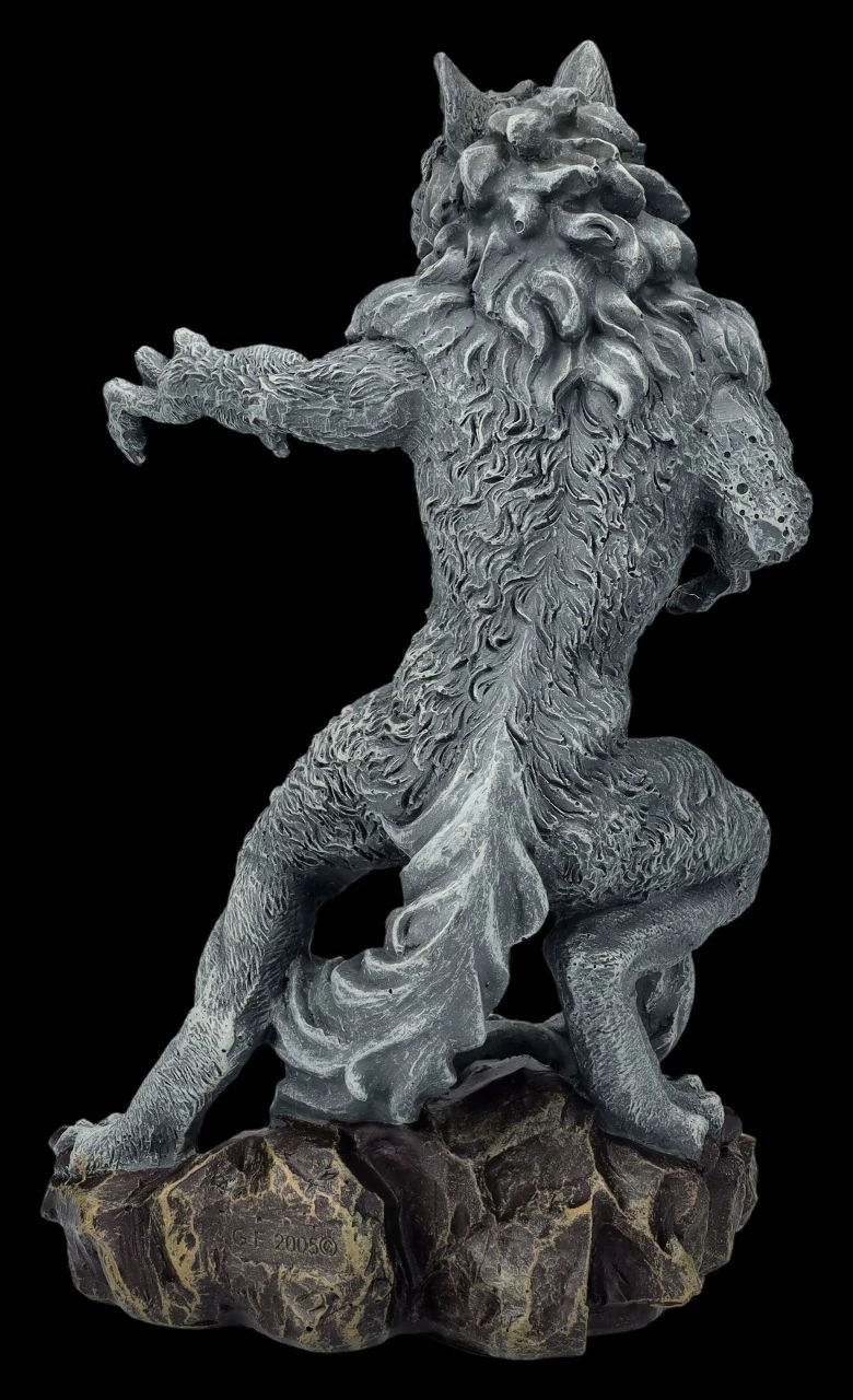 Werwolf Figur Steht Vor Teelicht 7 Werwolf Figur Steht Vor Teelicht – Bild 5