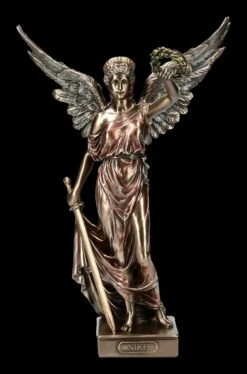 Nike Figur - Siegesgöttin Mit Kranz -Figurenmodell Geschäft 2D KS5961 Nike Figur Siegesgoettin mit Kranz 1 1280x1280