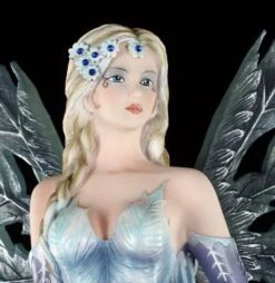 Elfen Figur - Regina Die Schneekönigin - Groß -Figurenmodell Geschäft 6675 9 regina die schneekoenigin 9 1280x1280