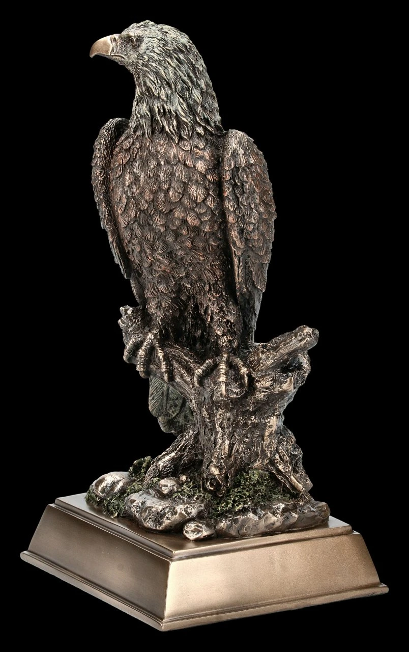 Adler Figur Sitzend Auf Ast 5 Adler Figur Sitzend Auf Ast – Bild 3