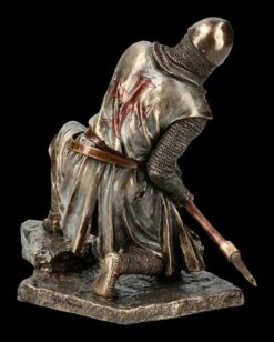 Tempelritter Figur Schwingt Kriegsaxt -Figurenmodell Geschäft FS19779 Tempelritter Figur schwingt Kriegsaxt 6 1280x1280