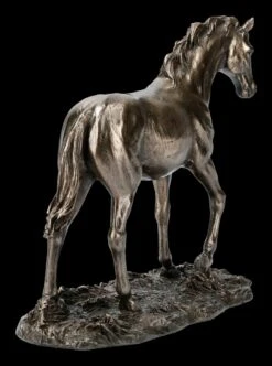 Pferde Figur Auf Wiese -Figurenmodell Geschäft FS21460 Pferde Figur auf Wiese und hebt Huf 8 1280x1280