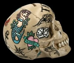 NEMESIS NOW Totenkopf - Tattoo Spardose - Knochenfarben -Figurenmodell Geschäft FS21508 Totenkopf Tattoo Spardose Knochenfarben 8 1280x1280