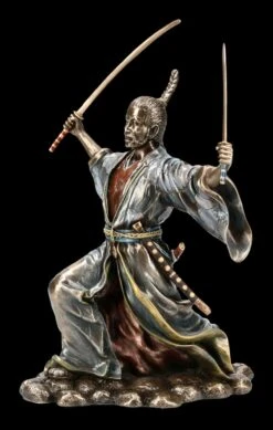 Samurai Figur - Bujutsu Mit Zwei Schwertern -Figurenmodell Geschäft KS7007 Samurai Figur Bujutsu mit zwei Schwertern 3 1280x1280