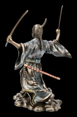 Samurai Figur - Bujutsu Mit Zwei Schwertern -Figurenmodell Geschäft KS7007 Samurai Figur Bujutsu mit zwei Schwertern 5 1280x1280