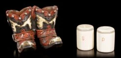 Salz Und Pfeffer Streuer - Wilder Westen Stiefel -Figurenmodell Geschäft Salz Und Pfeffer Streuer Wilder Westen Stiefel 4 1280x1280