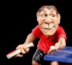 Tischtennisspieler Figur Beim Aufschlag - Funny Sports -Figurenmodell Geschäft Tischtennisspieler Figur Beim Aufschlag Funny Sports 5 1280x1280