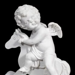 Weiße Cherub Figur Auf Schaukelpferd -Figurenmodell Geschäft Weisse Cherub Figur Auf Schaukelpferd 6 1280x1280